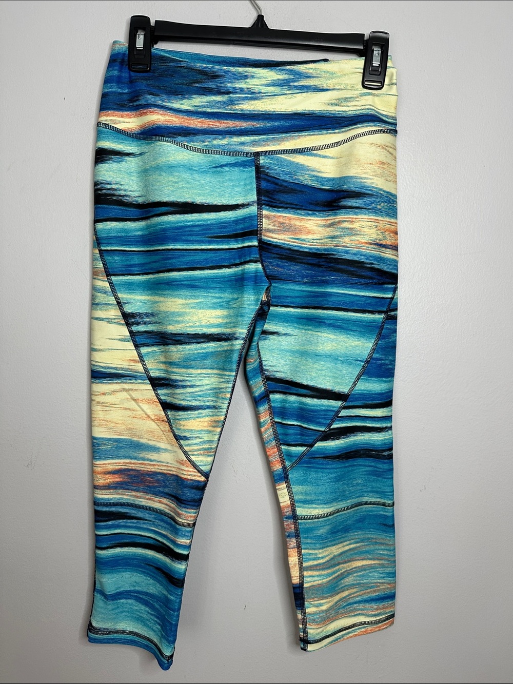 C&C California Teal Blue Multi-Stripe Active  capri Leggings size M